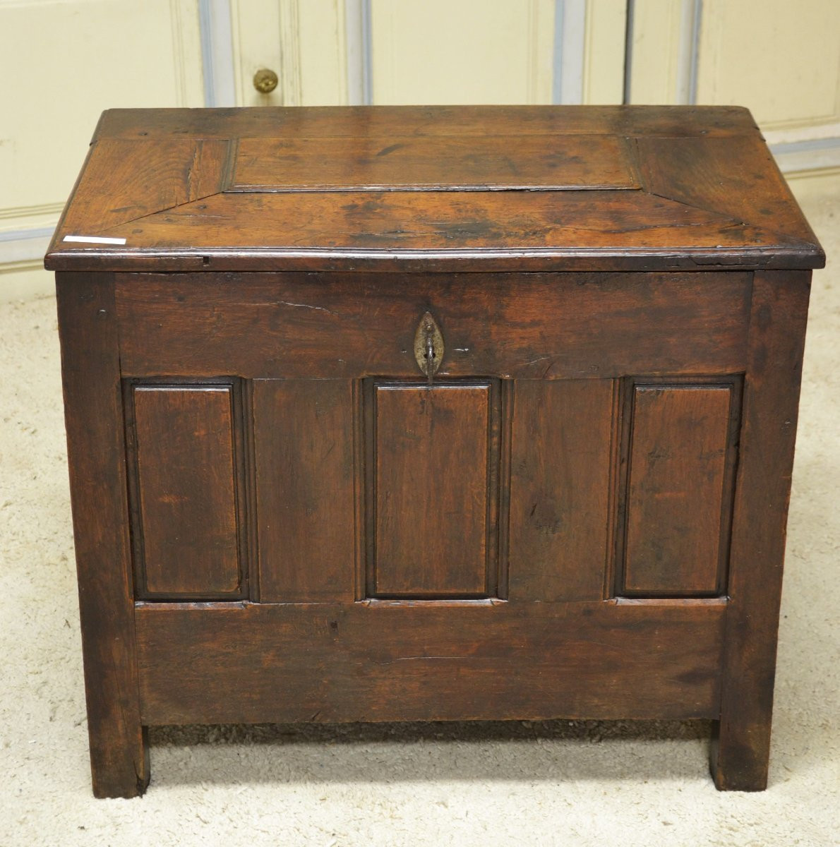 Petit coffre normand en ch&ecirc;ne , Normandie XVIIIe si&egrave;cle-photo-1