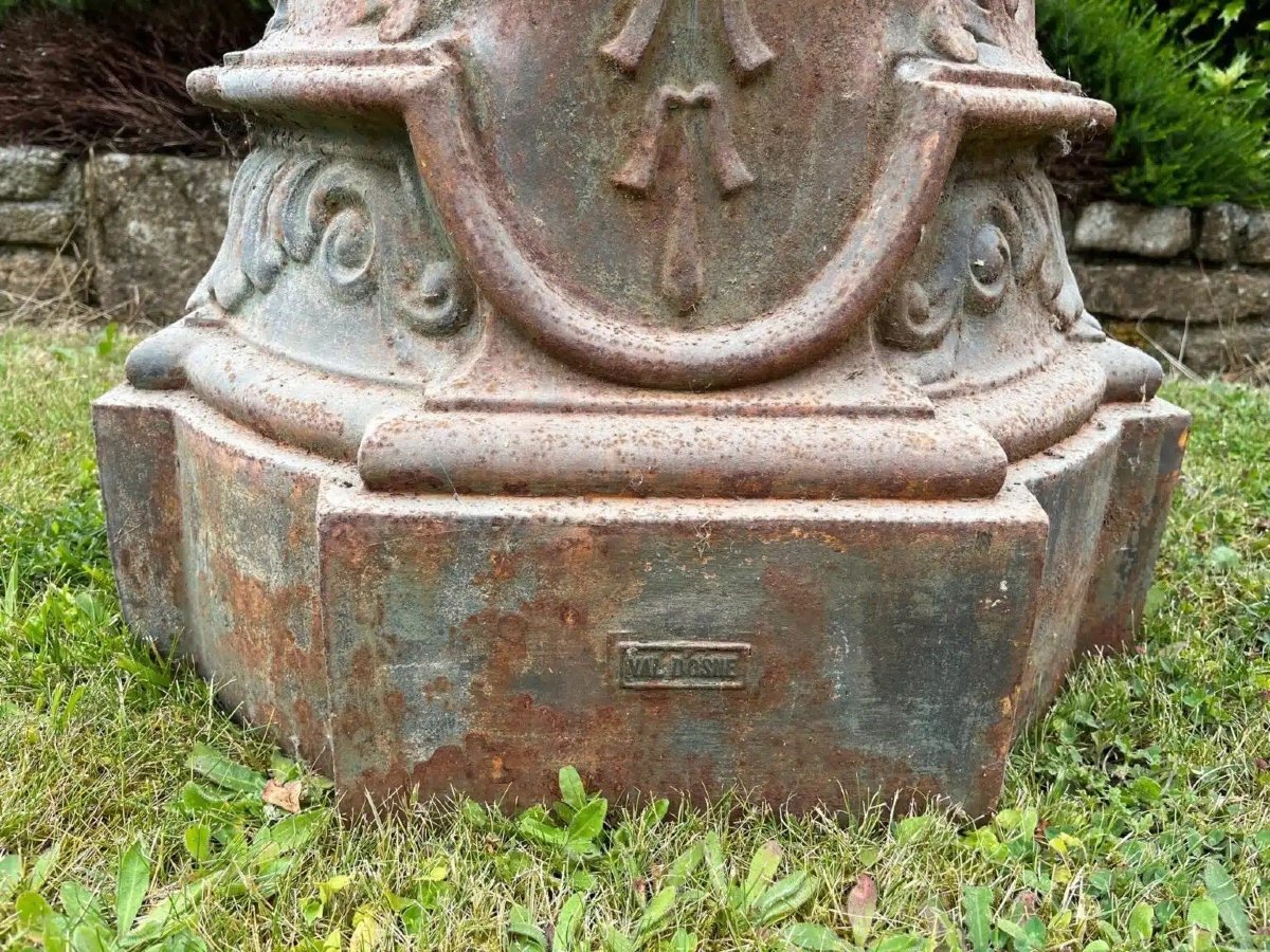 Pair Of Vases And Their Val d'Osne Cast-iron Bases-photo-5