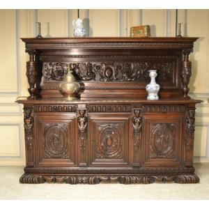 Buffet En Noyer Style Renaissance, époque XIXe Siècle