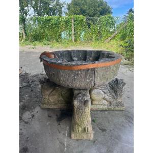 Large Planter In Reconstituted Stone In The Renaissance Style