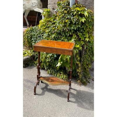 Petite Table D’appoint En Noyer, Angleterre XIXème Siècle 