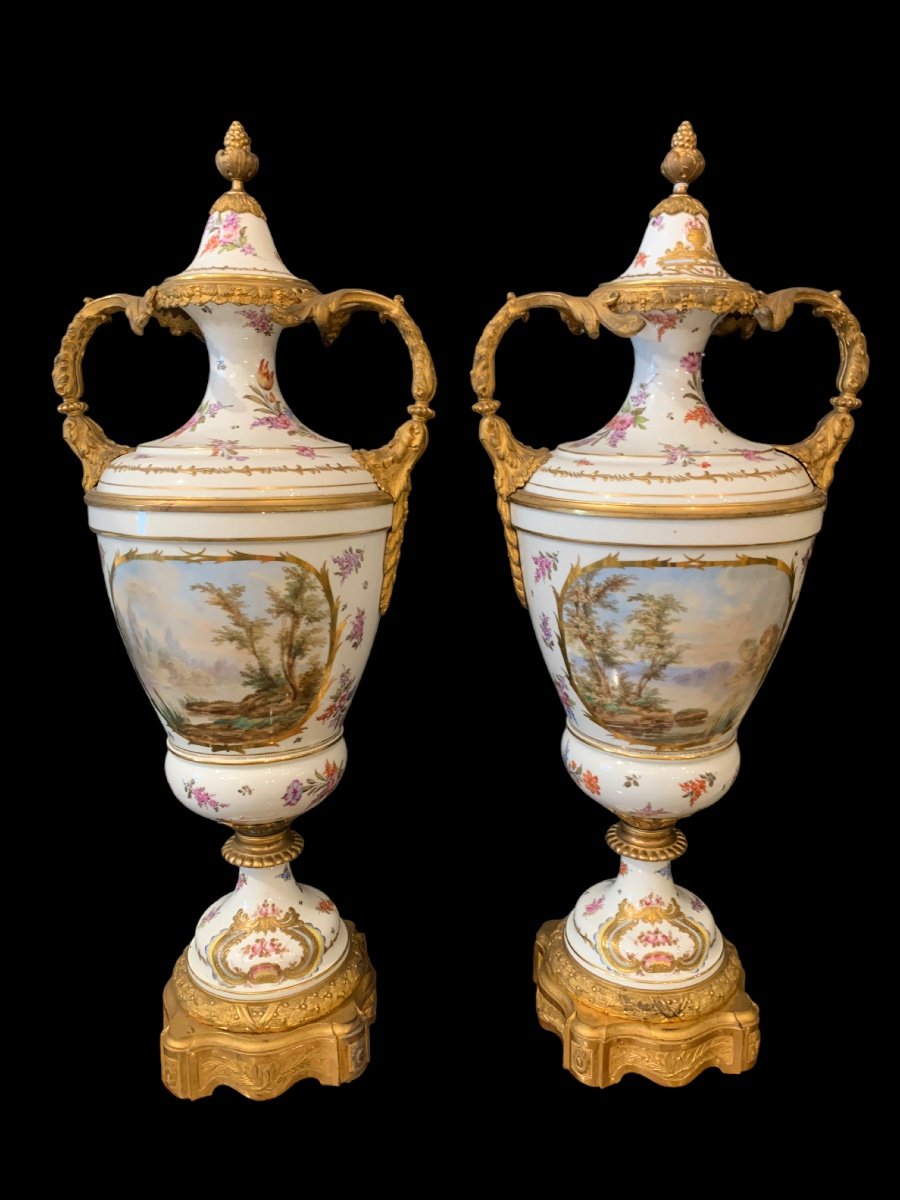 Très Importants Paire De Vases En Porcelaine De Sèvres Blanc,  Signé"-photo-2