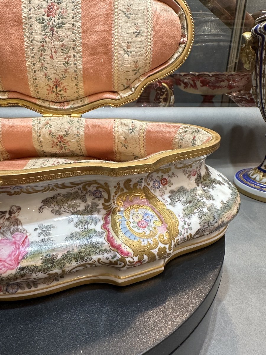 Boite, Coffret En Porcelaine De Sèvres, Scène Galante, Signée-photo-1