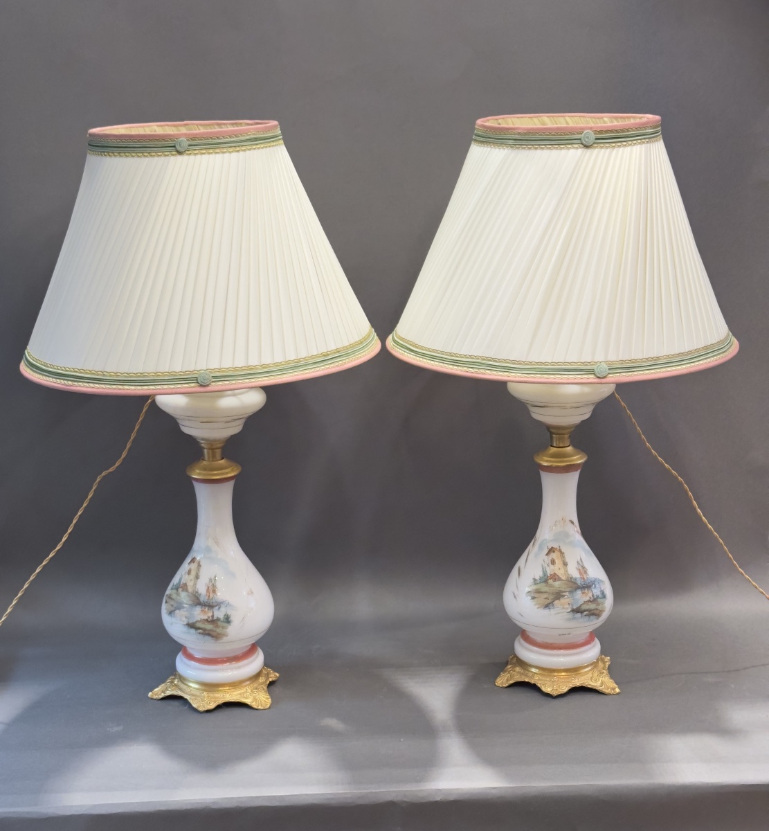 Paire de Lampes en Opaline blanche-photo-2