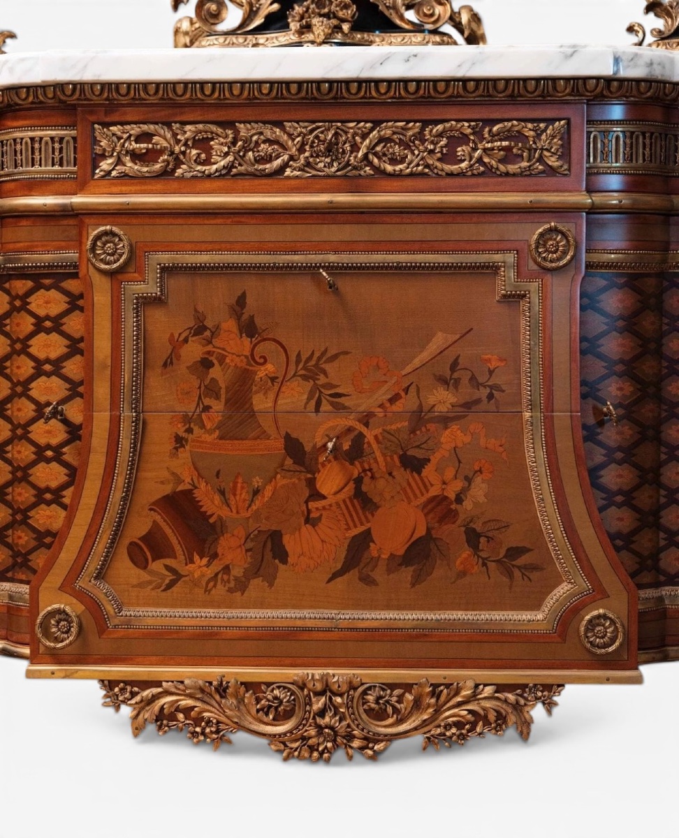  Chest Of Drawers With A Central Recess-photo-8