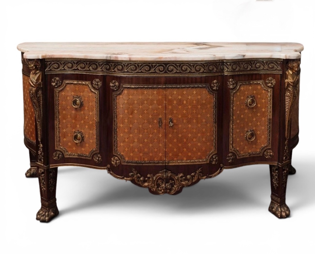 Chest Of Drawers With An Ornate Design-photo-1