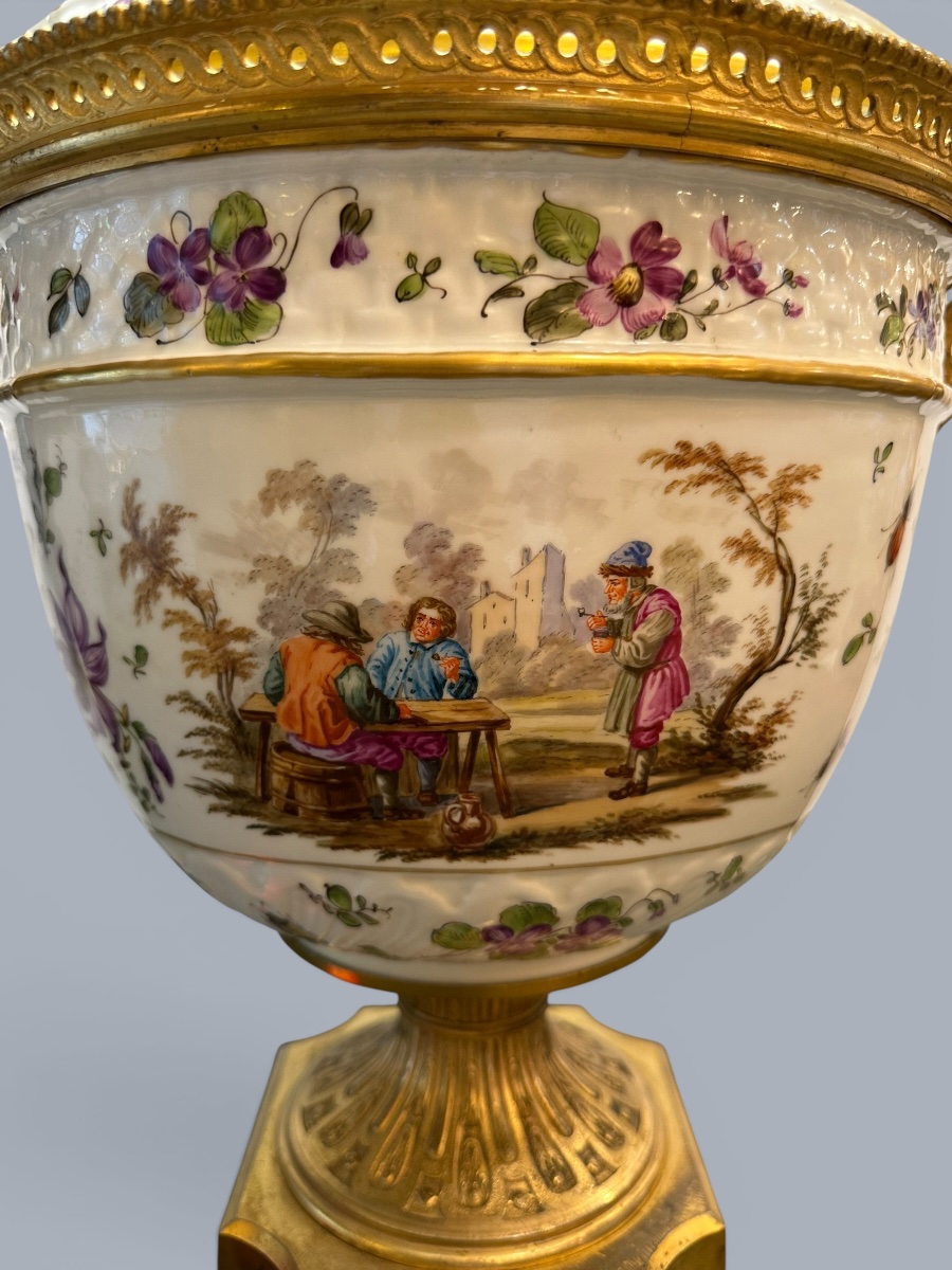 Saxon Porcelain Table Centerpiece -photo-4