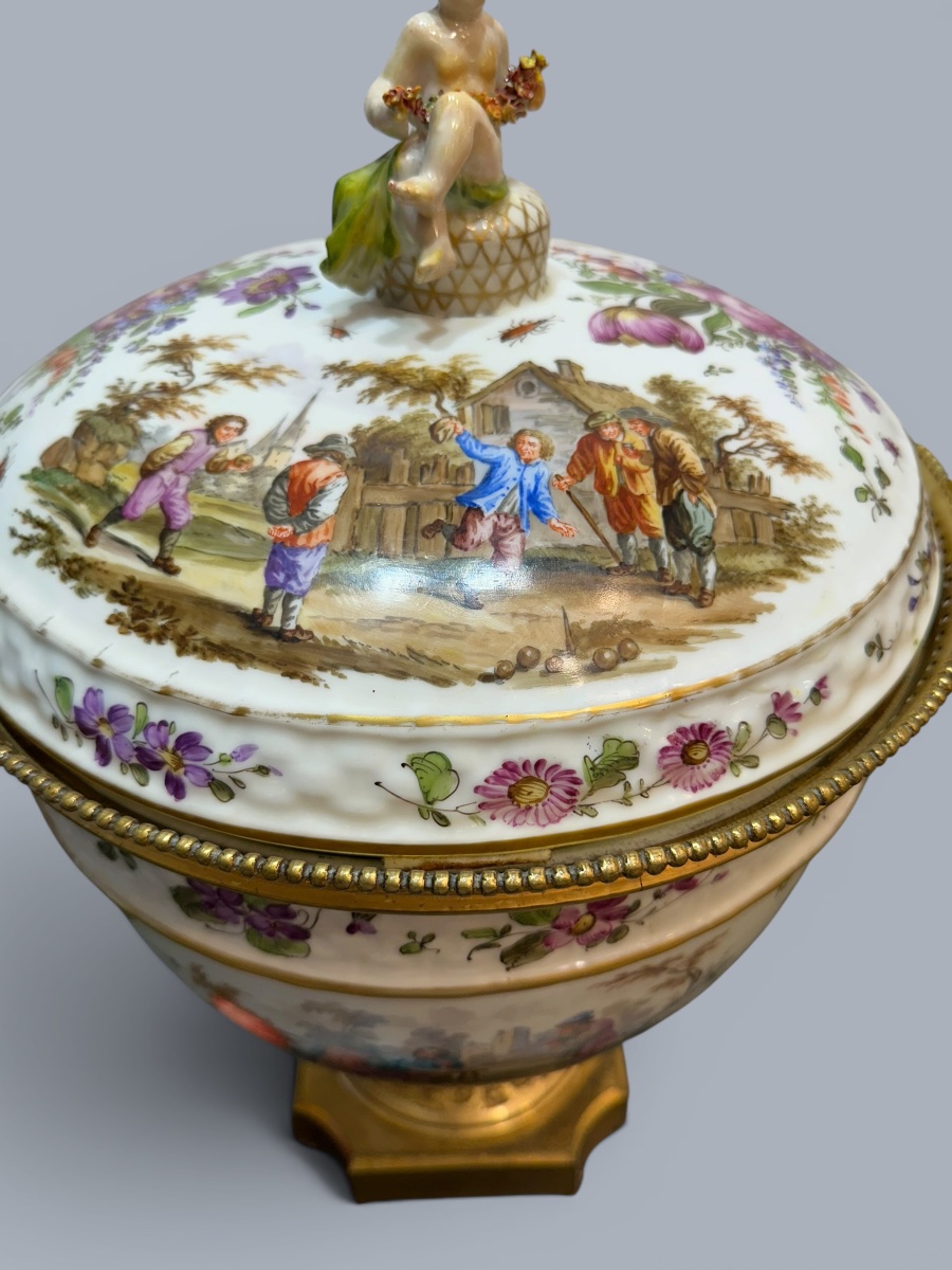 Saxon Porcelain Table Centerpiece -photo-7