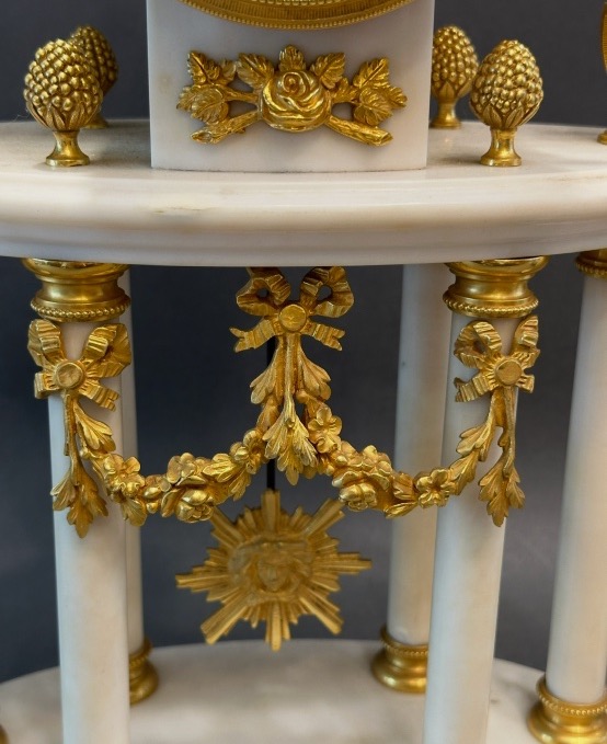 White Marble And Bronze Fireplace Mantelpiece – Clock And Pair Of Vases-photo-5