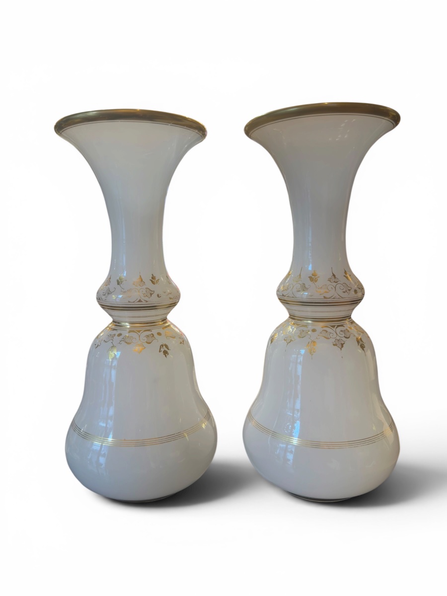 Paire de vases en opaline blanche Baccarat – Hauteur 24,5 cm-photo-3