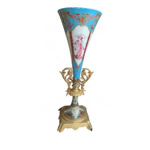 Vase Tulipe En Porcelaine Goût Sevres 