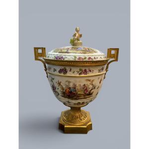 Saxon Porcelain Table Centerpiece