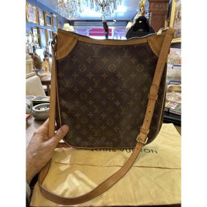 Louis Vuitton Monogram Shoulder Bag – Monogram Canvas And Natural Leather