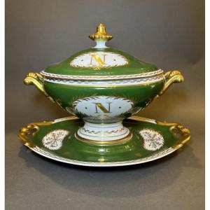 soupière couverte en porcelaine de Paris d’époque Empire – XIXᵉ siècle