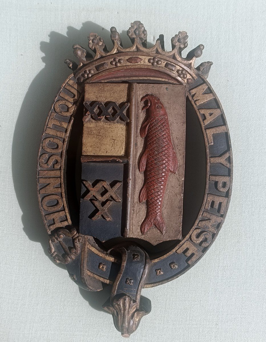 Blason XIXe Bois Polychrome  34,5 X 22 X 5 Cm