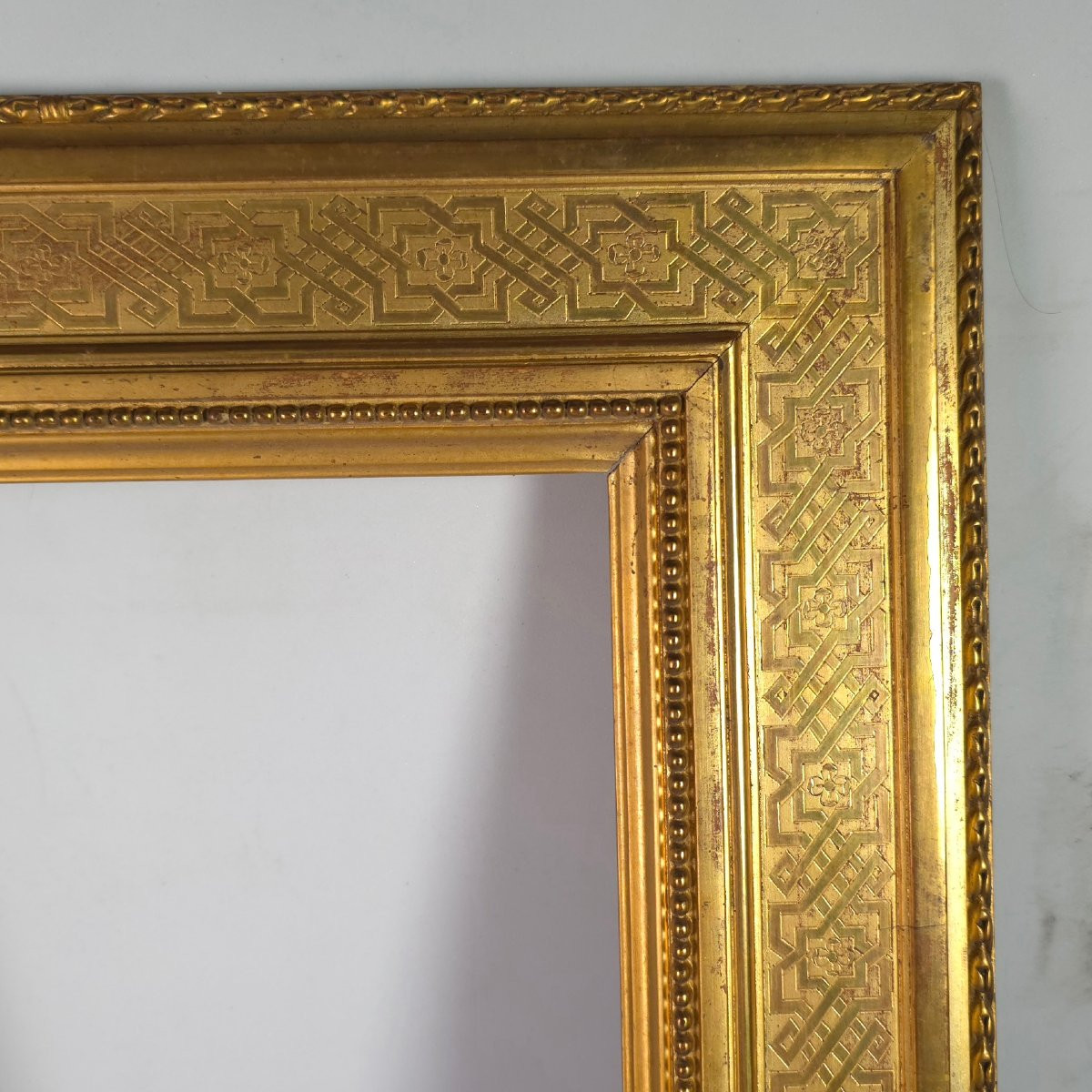 19th Century Gilded Frame With Interlacing Patterns: 34 X 25.5 Cm-photo-3