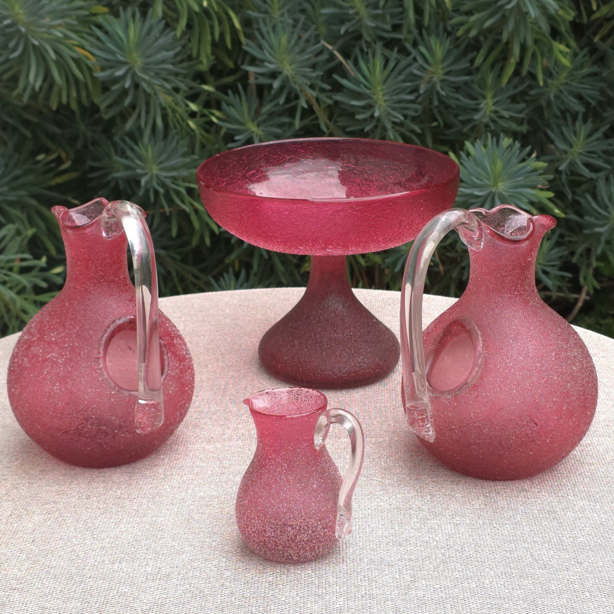 Pichets à orangeade compotier et petir pichet verre givré anciens