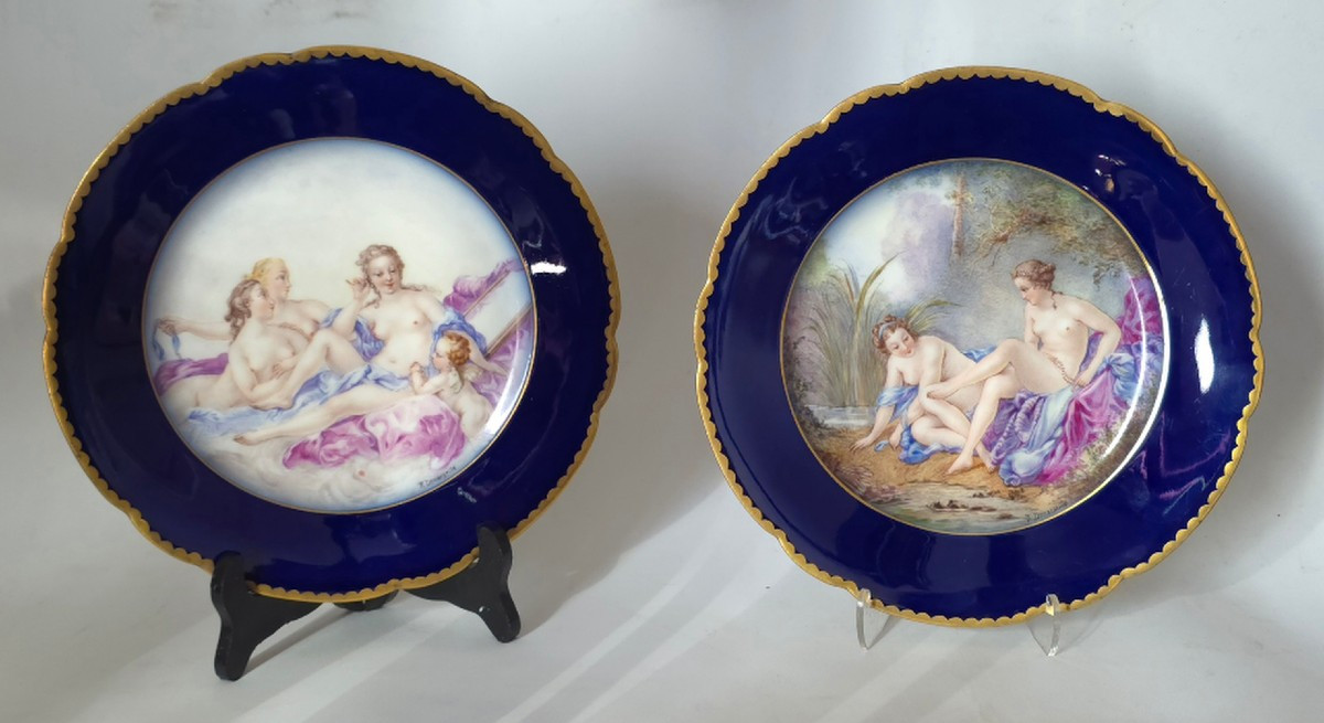 R.Demarseille Paire assiettes porcelaine fine peinte d’après François Boucher
