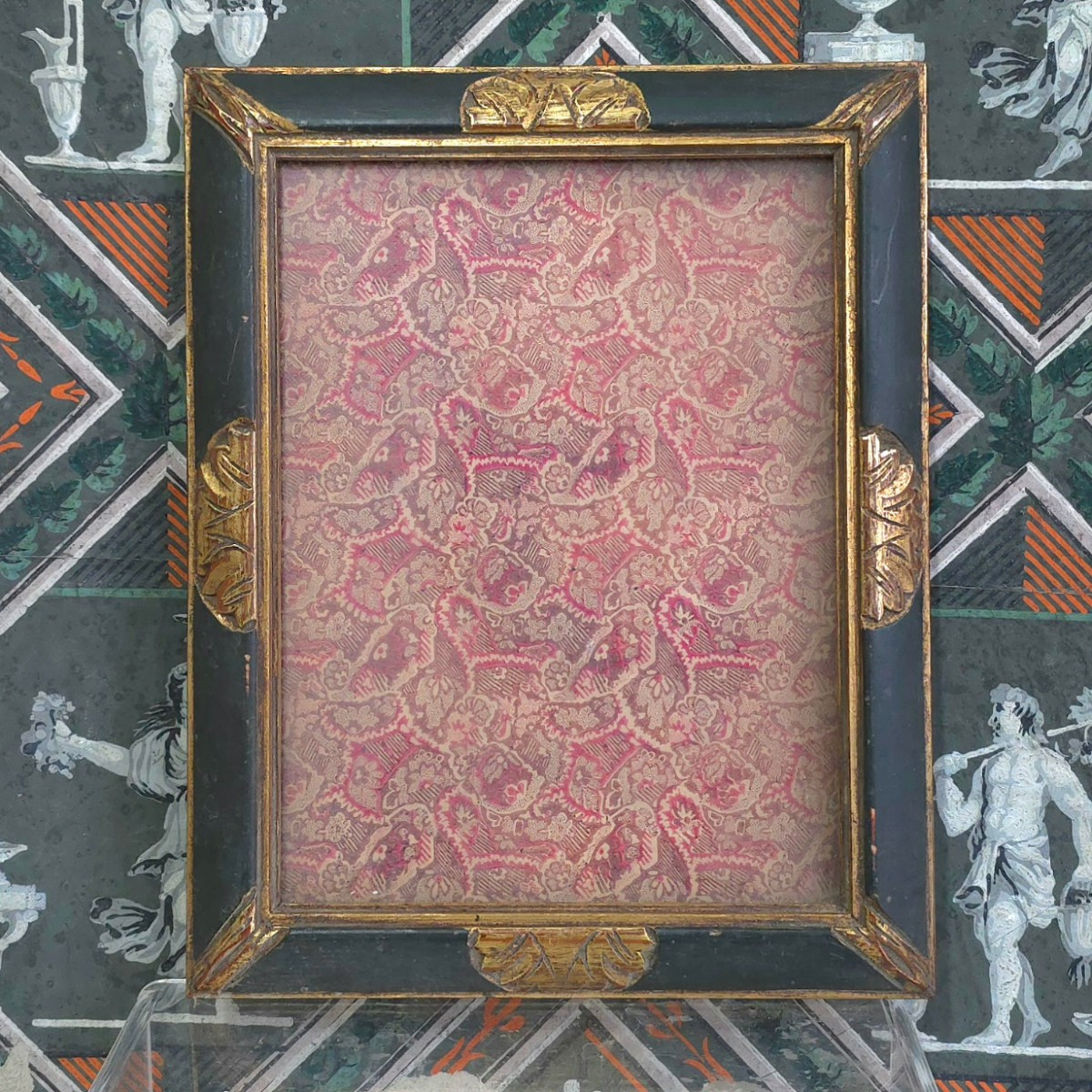 Cadre Art_Déco de style Louis XIV noir et or feuillure : 18 x 24 cm