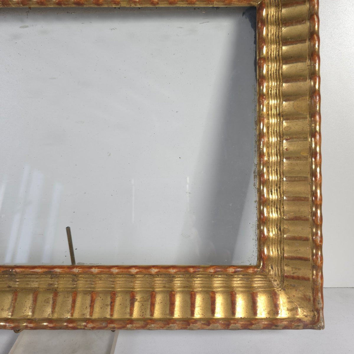 Cadre guilloché doré XIXe feuillure : 20 x 26 cm-photo-1