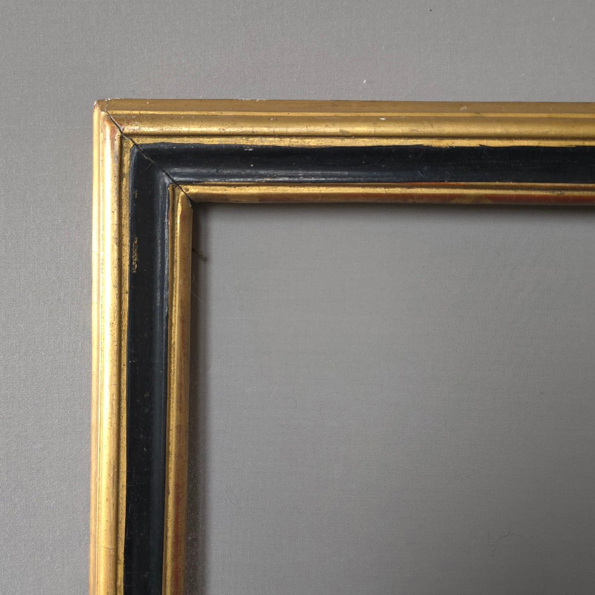  Cadre XIXe noir et dorure or feuillure : 44 x 32,8 cm Vue:42 x 31,4 cm Largeur : 3,5 cm-photo-1