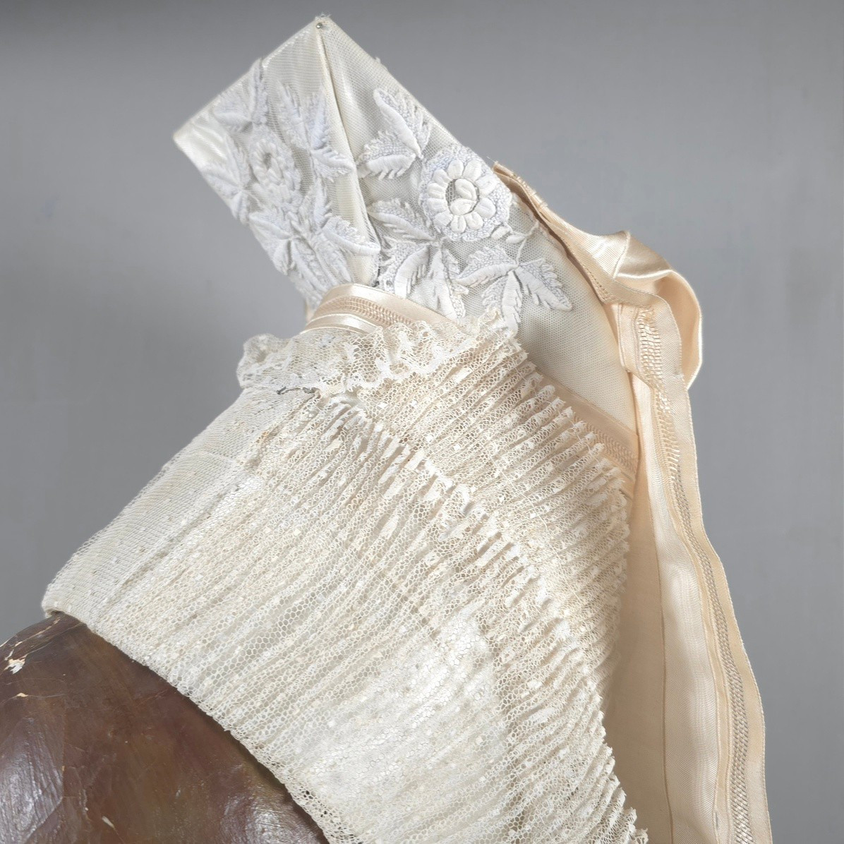 Ménigoute Headdress 19th Century Deux Sèvres Embroidered Tulle-photo-8