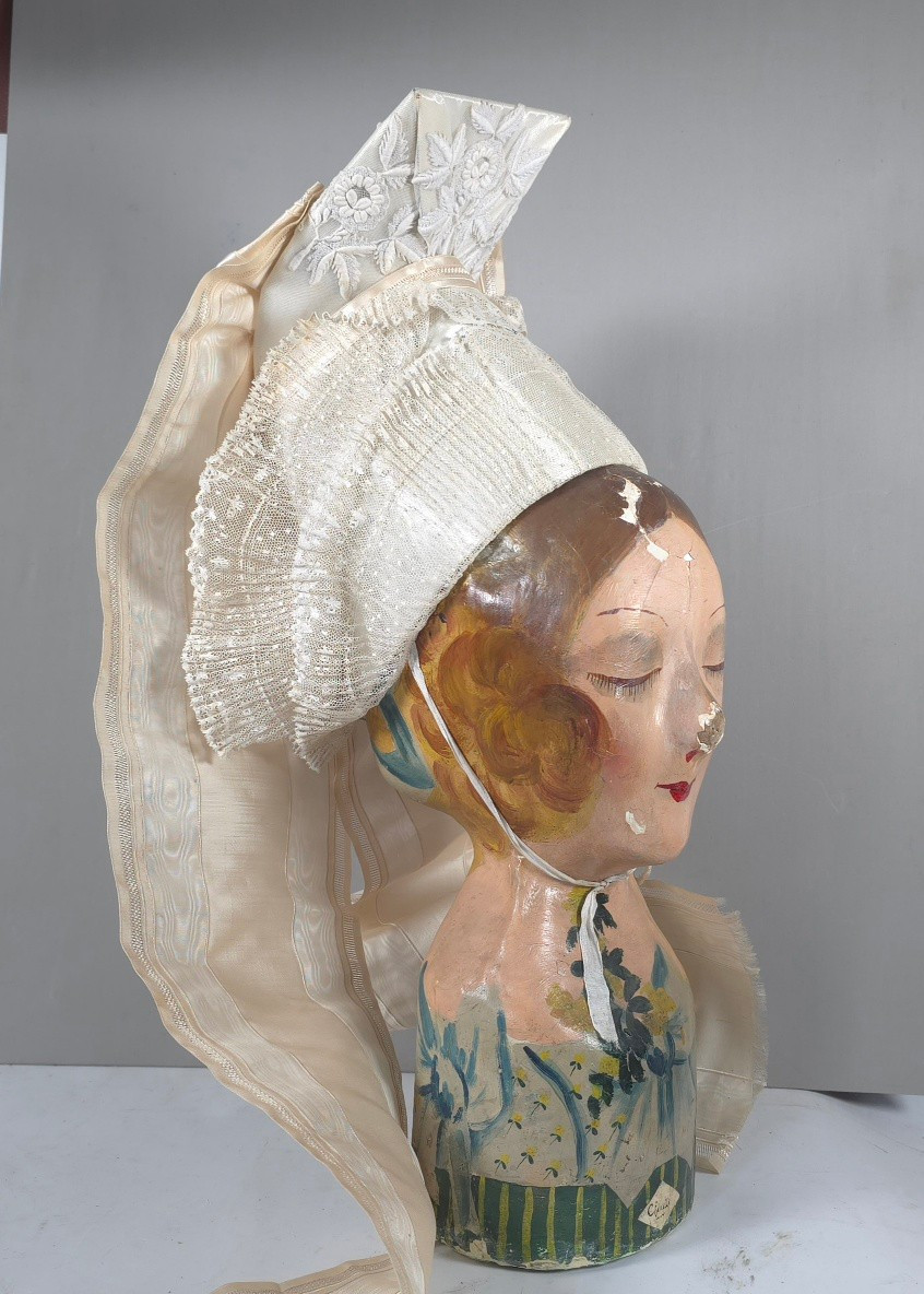 Ménigoute Headdress 19th Century Deux Sèvres Embroidered Tulle