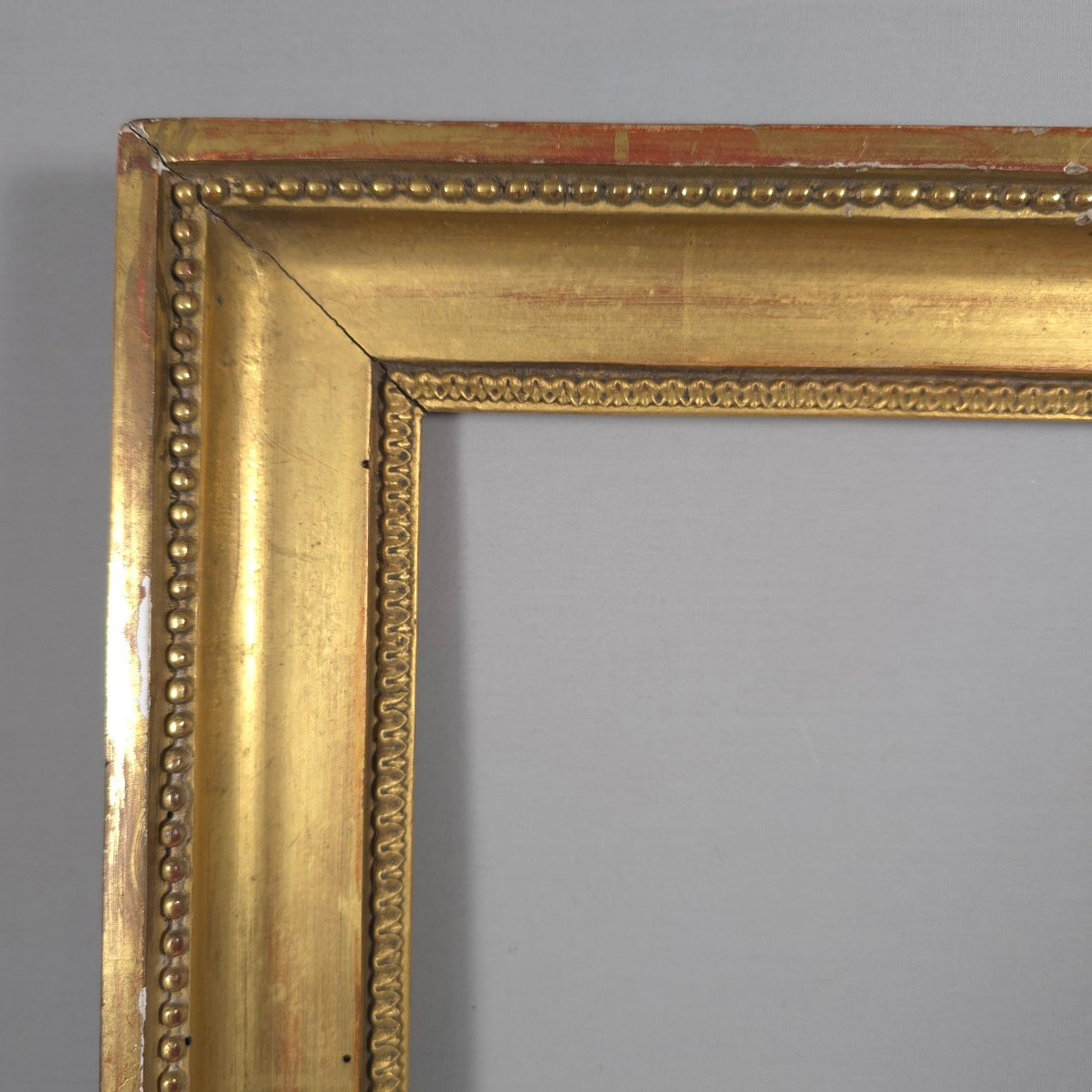 Cadre fin XVIIIe bois doré rang de perles feuillure : 27,5 x 29,5 cm-photo-2