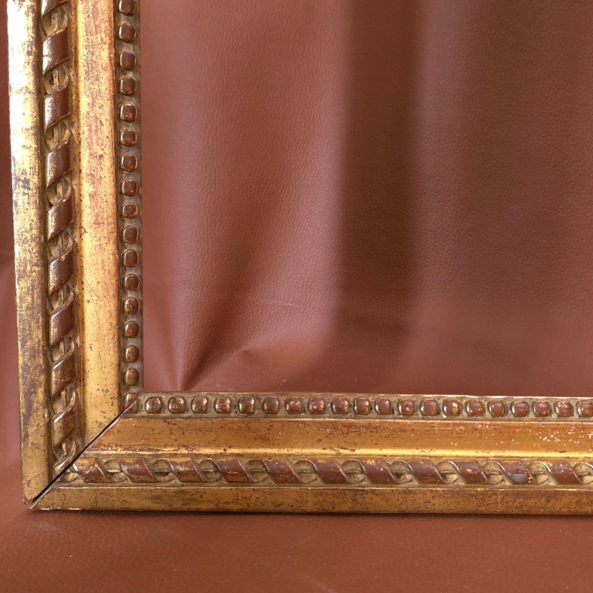 Cadre bois doré Louis XVI feuillure : 57 x 48,5 cm-photo-1