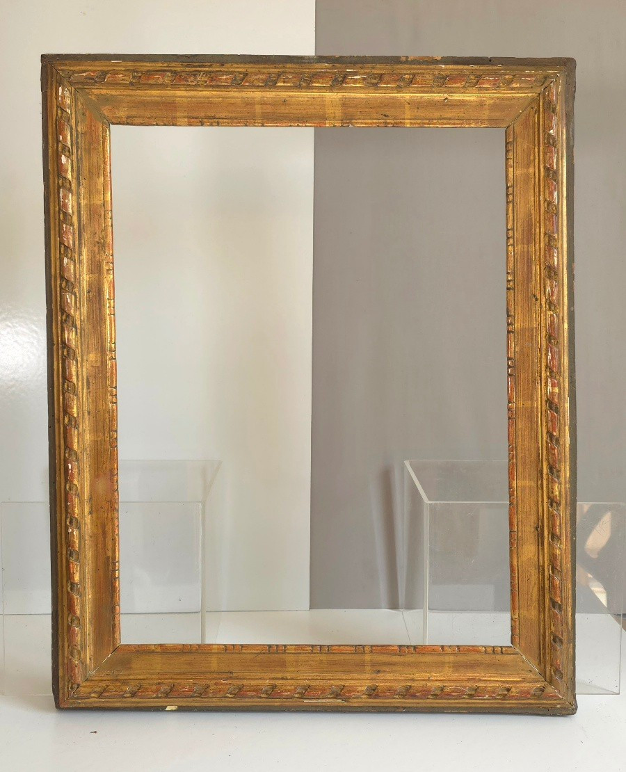Cadre Louis XVI  bois doré feuillure : 53 x 41 cm