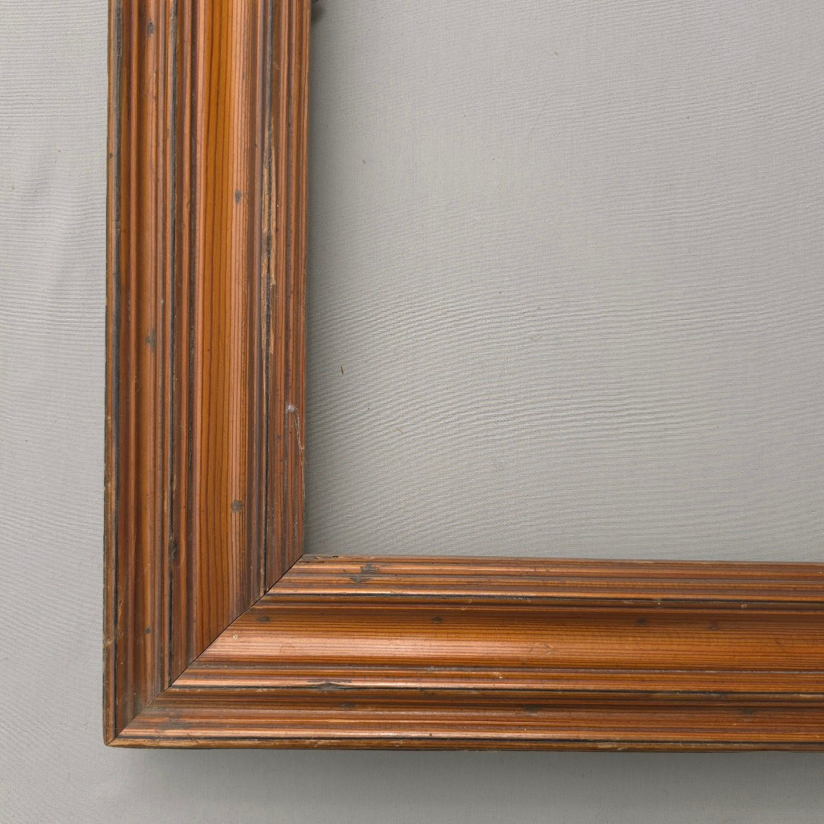 Cadre XIXe pitchpin feuillure : 37 x 45,5 cm-photo-1