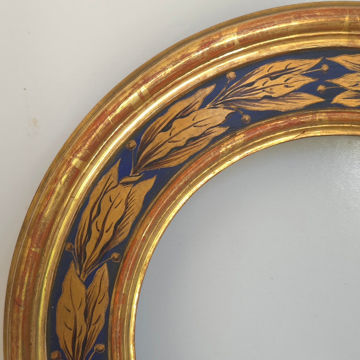 Cadre italien  rond doré décor feuilles de laurier diam :19 cm -photo-2