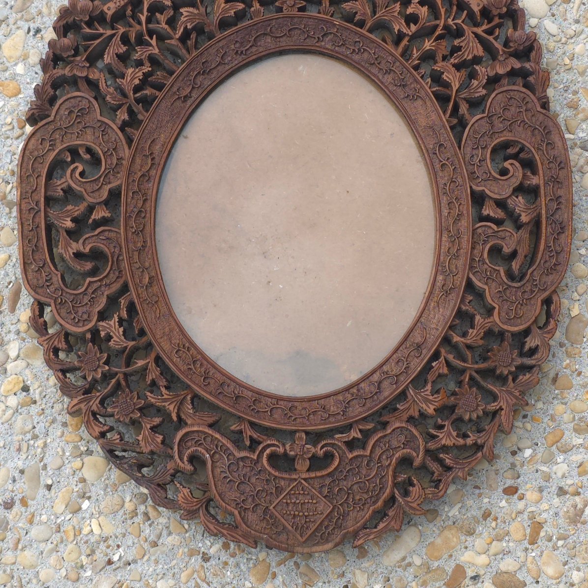 Late 19th-century Chinese Oval Carved Wooden Frame-photo-3