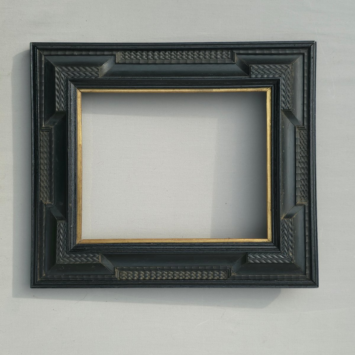 Holland Frame, First Half Of The 20th Century, Ebonized Wood. Rebate: 25 X 20 Cm. Sight Siz