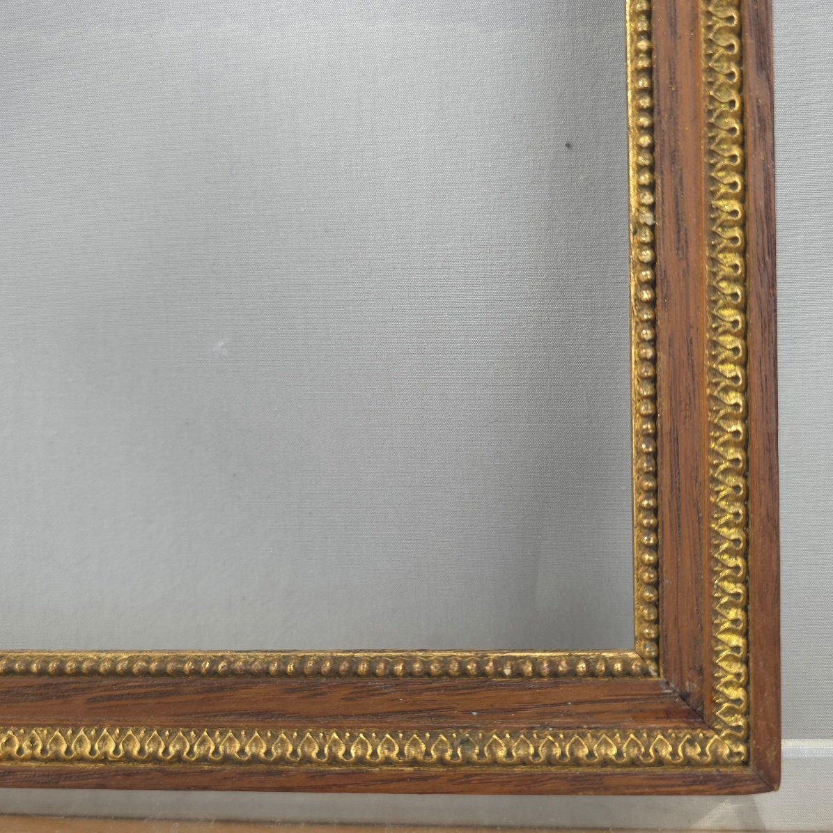 Cadre début XXe bois et stuc doré feuillure : 29,4 x 22,2 cm-photo-1
