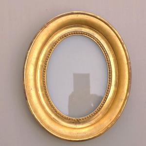 Cadre doré ovale Napoléon III  feuillure : 21,5 x 16,5 cm