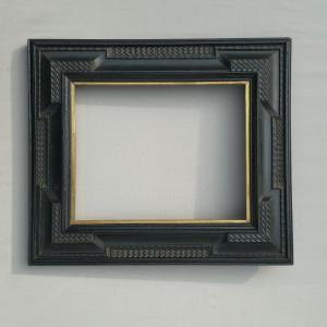 Cadre style hollandais XVII époque Xxe bois noirci feuillure : 25 x 20 cm