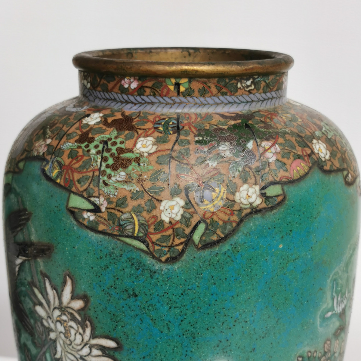 Paire de vases en émail cloisonné , Japon , ère Meiji , fin XIXième siècle-photo-4