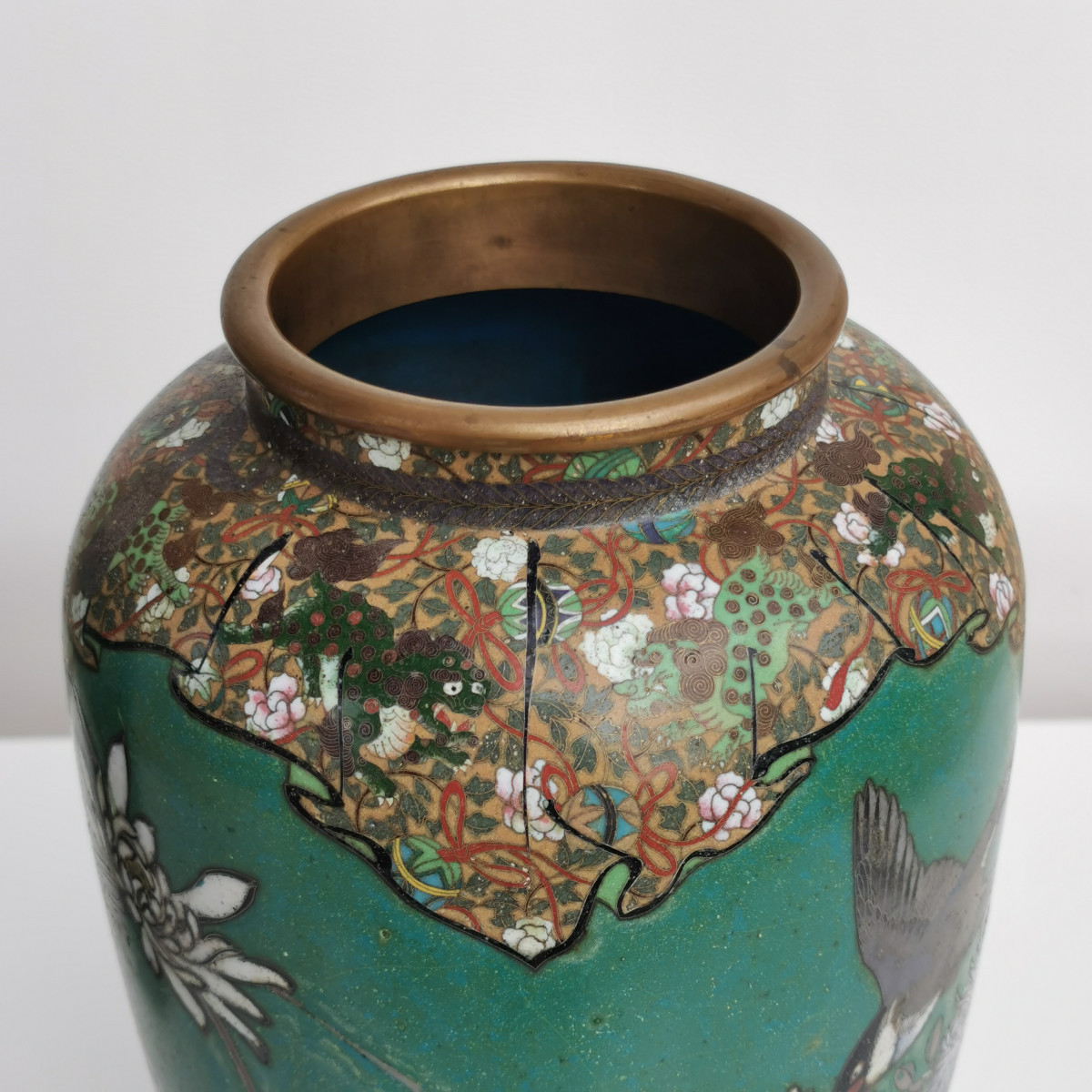 Paire de vases en émail cloisonné , Japon , ère Meiji , fin XIXième siècle-photo-2