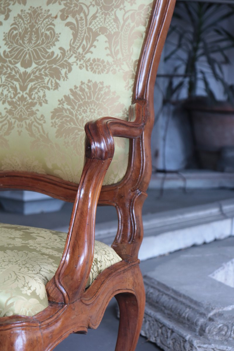 Paire de fauteuils en noyer, Vénétie, 18e siècle-photo-4