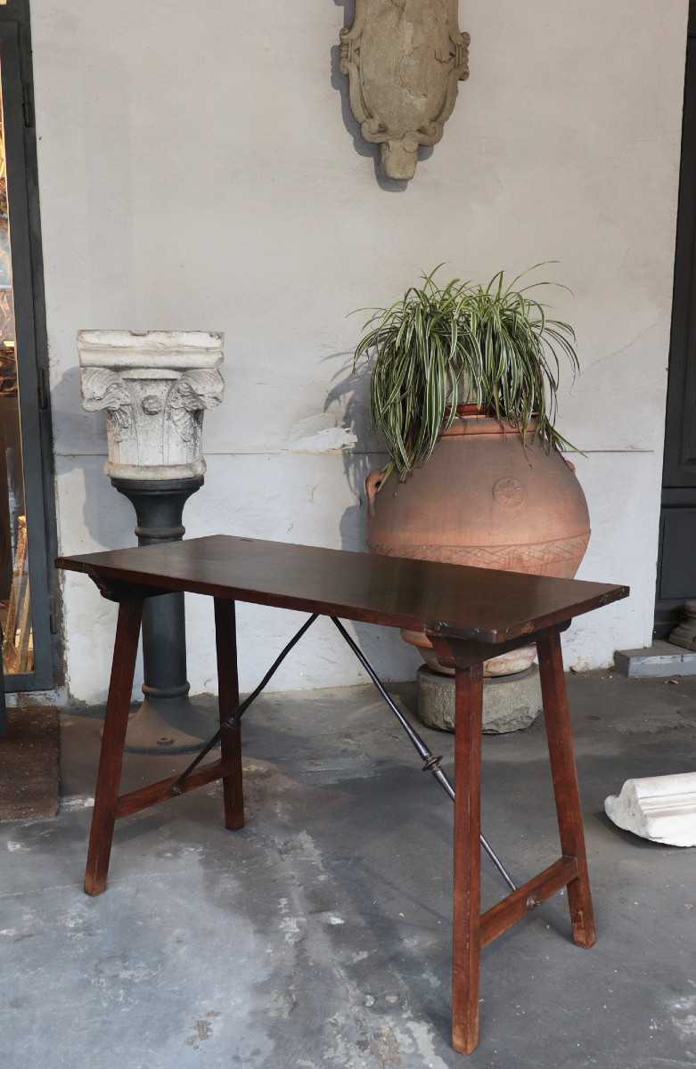 Table  en noyer, Toscane, 18e siècle