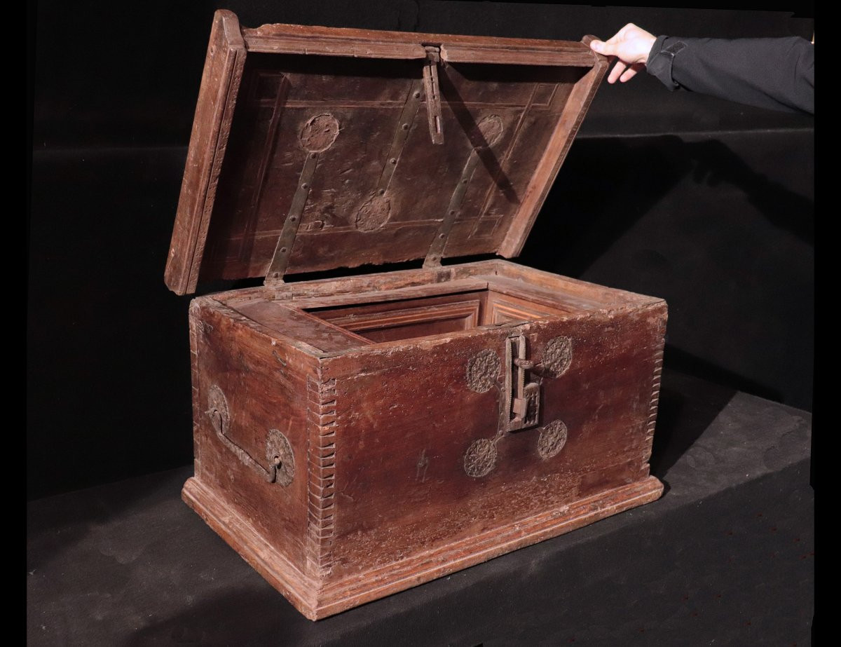Gothic Chest, Veneto, 15th Century-photo-6