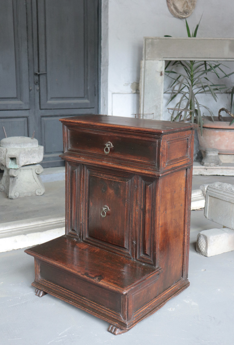  Walnut Kneeler, Tuscany, 17th Century