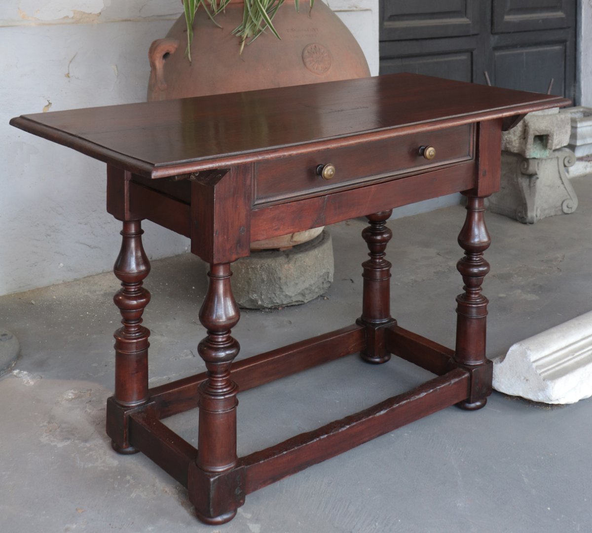 Table en noyer, Bologne, XVIIe siècle