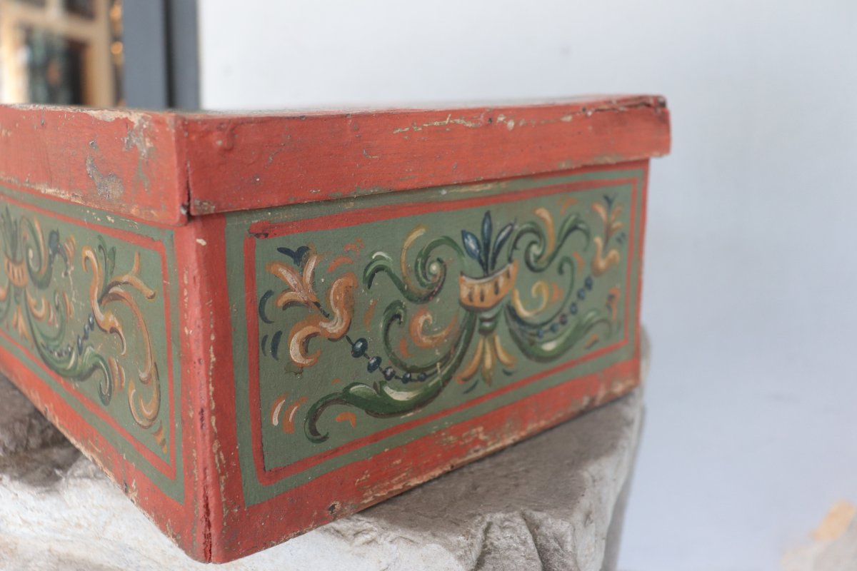 Lacquered Chest, 18th-century Tuscany-photo-1
