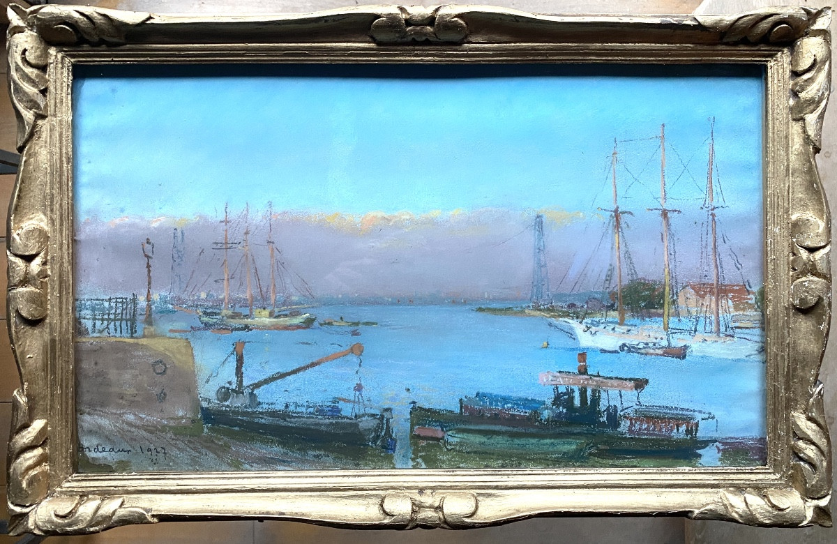 The Port Of Bordeaux In 1927 With Its Activity, Featuring Pastel Boats Under Glass In Period Framing.