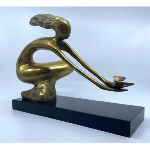 Allegory Of Peace - Sculpture On A Pedestal