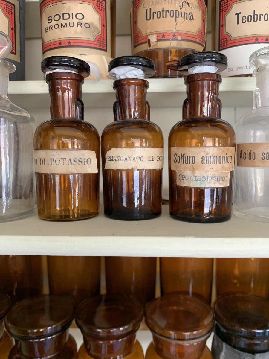 Stock de 77 bouteilles en verre soufflé par pharmacie,1925/1960-photo-5