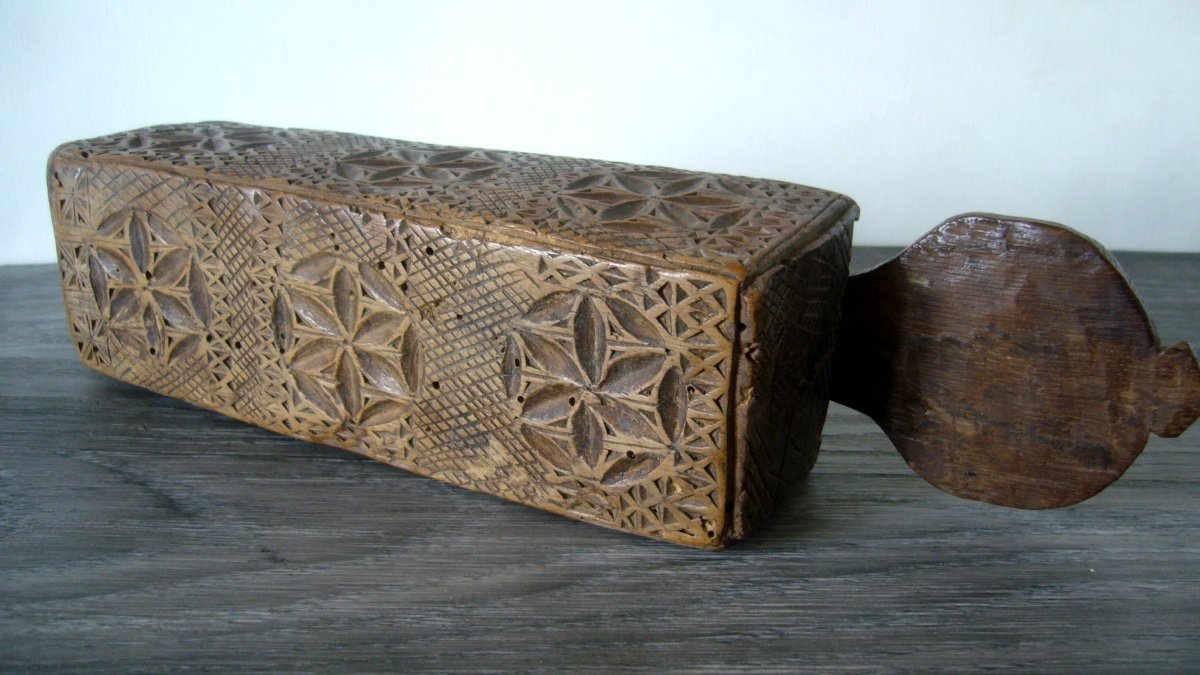 Coffret Monoxyle En Bois Sculpté, Art Populaire.-photo-4