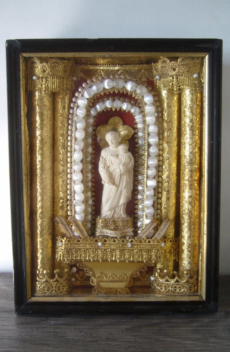 Reliquaire en diorama XIX ème à 5 Reliques.